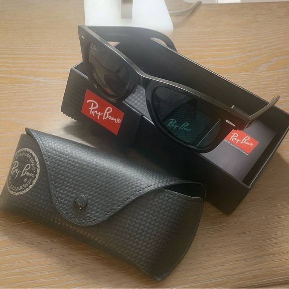 Ray-Ban Classic Black Sunglasses - Picture 3 of 4